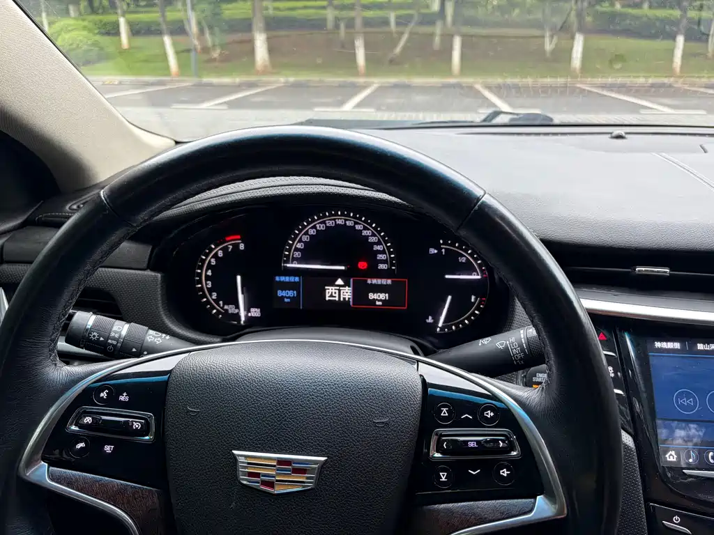 Cadillac XTS 2018 — фото 19