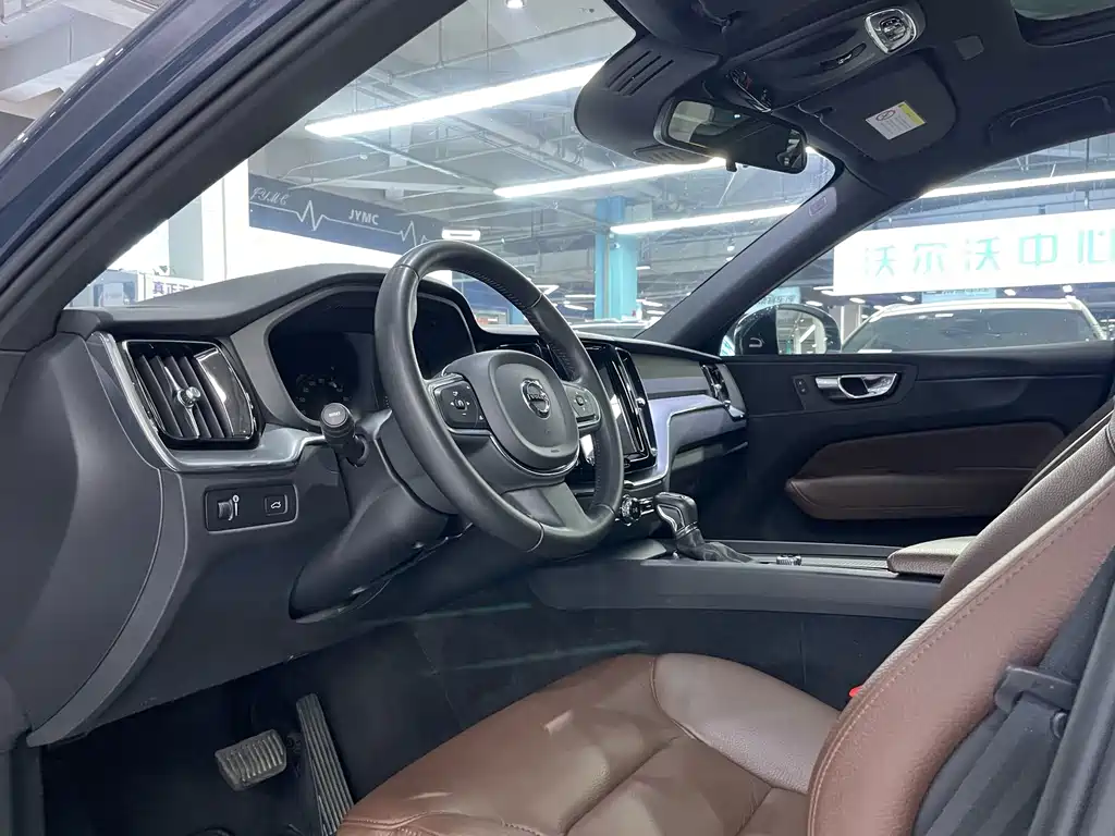 Volvo XC60 2021