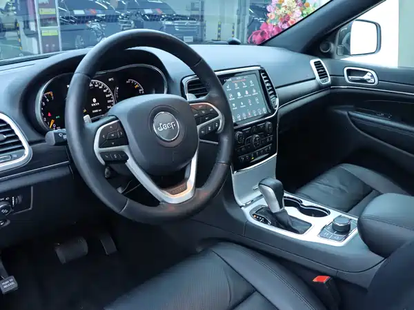Jeep Grand Cherokee 2020
