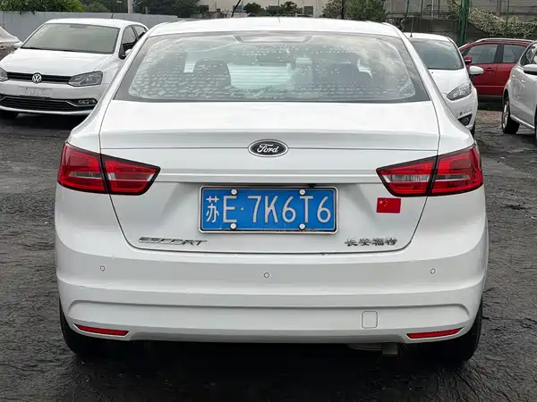 Ford Escort 2015