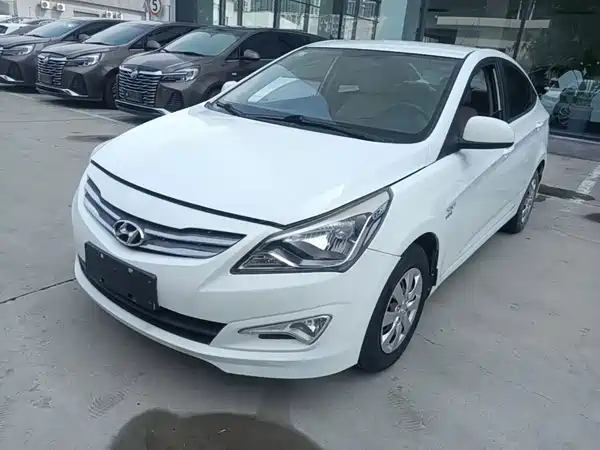 Hyundai Accent 2015