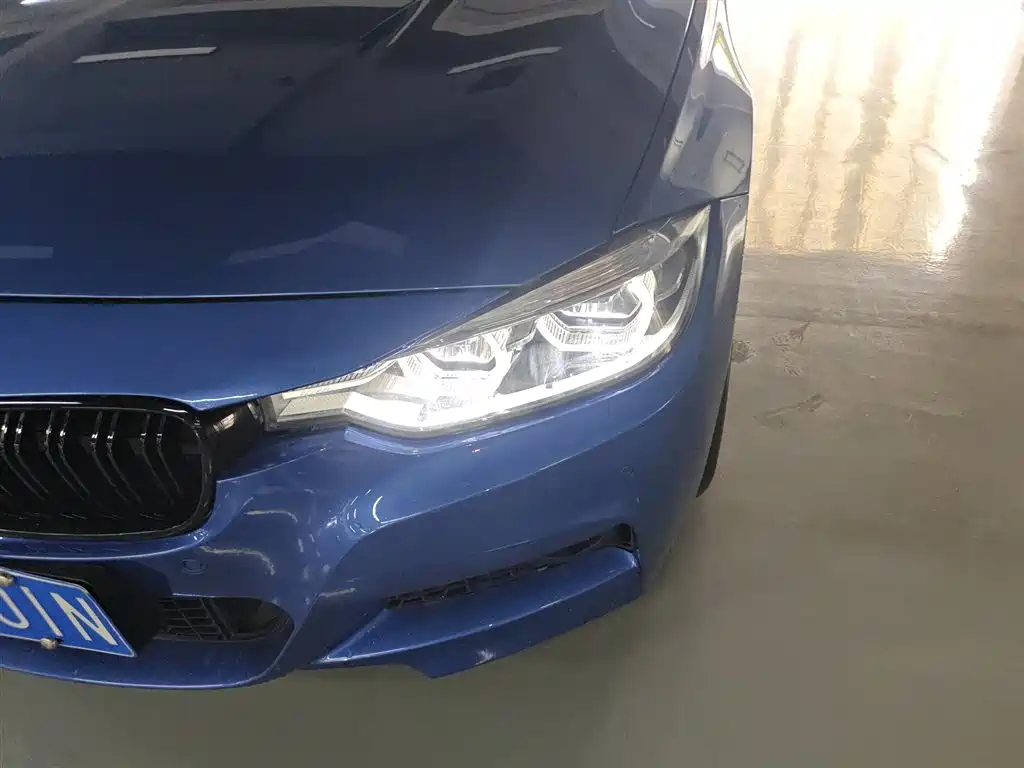 BMW 3 Series 2018 — фото 24