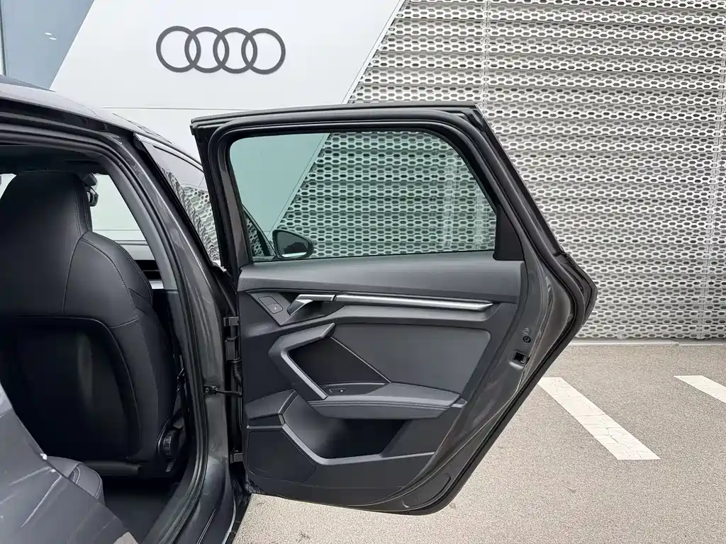 Audi A3 2021 — фото 19