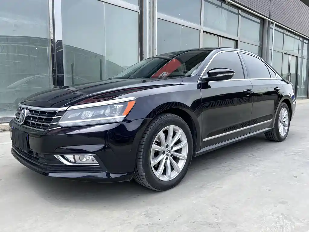 Volkswagen Passat 2018 — фото 1
