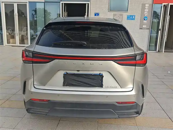 Lexus NX 2024
