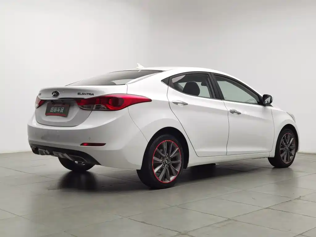 Hyundai Elantra 2015