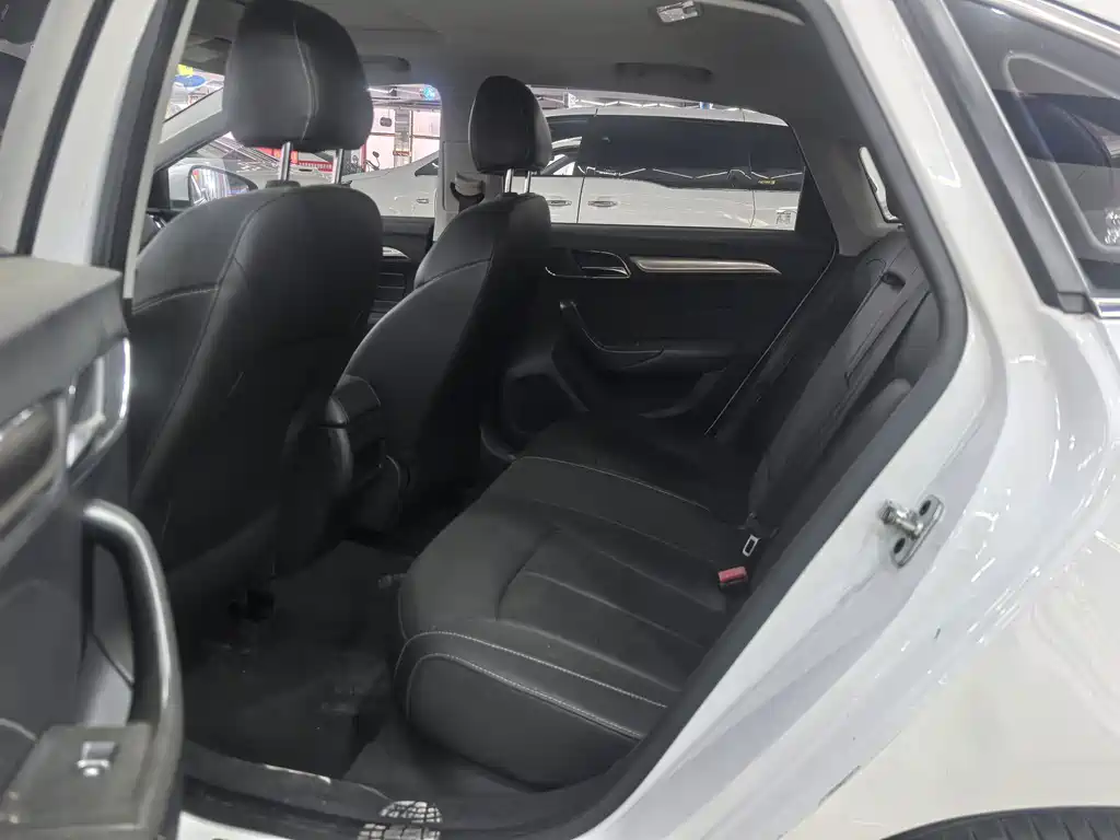 Roewe i6 Classic 2018 — фото 10