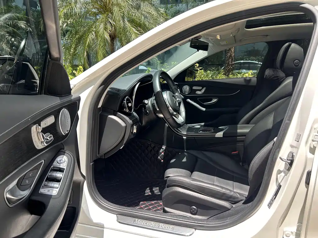 Mercedes-Benz C-Class 2021