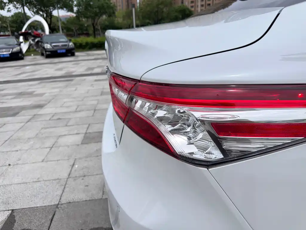 Toyota Camry 2022 — фото 26