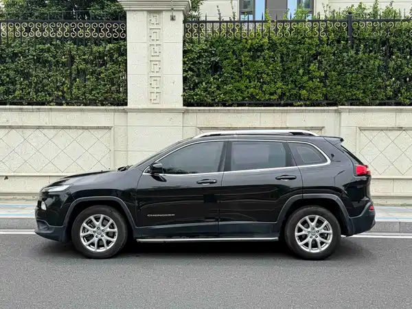 Jeep Cherokee 2016