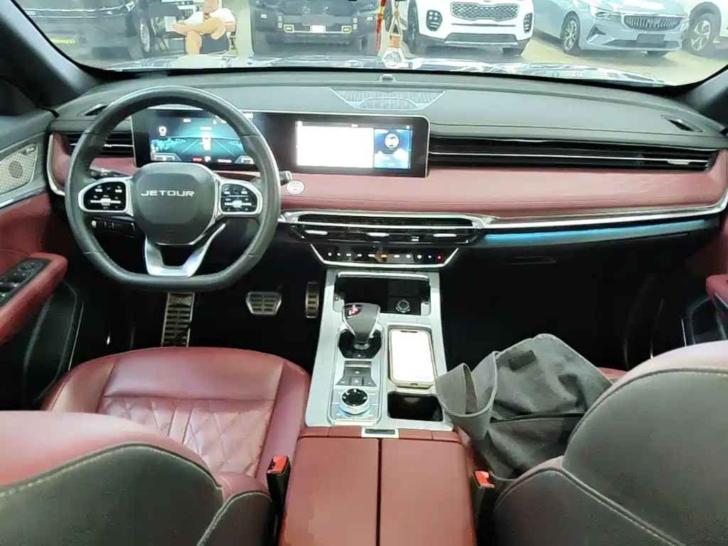 Jetour Jietu X70 PLUS 2023 — фото 10