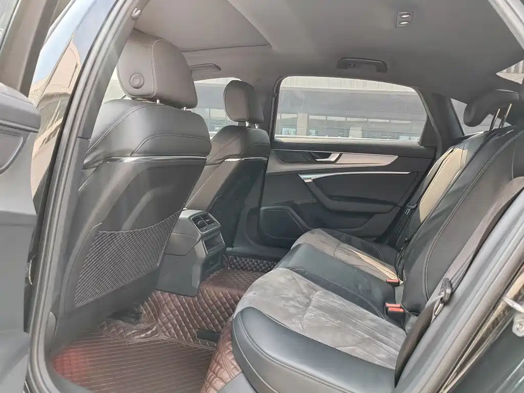 Audi A6L 2022