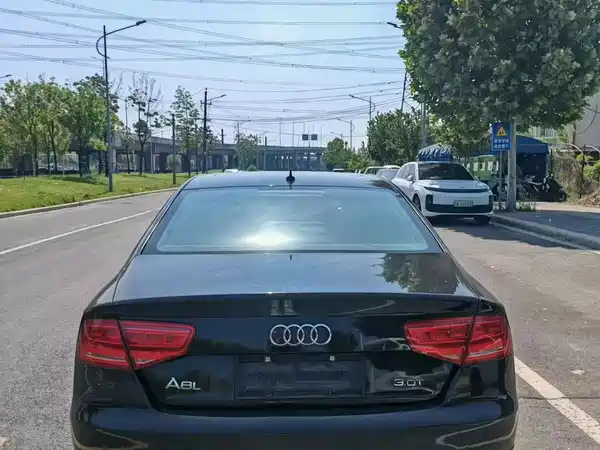 Audi A8 2011