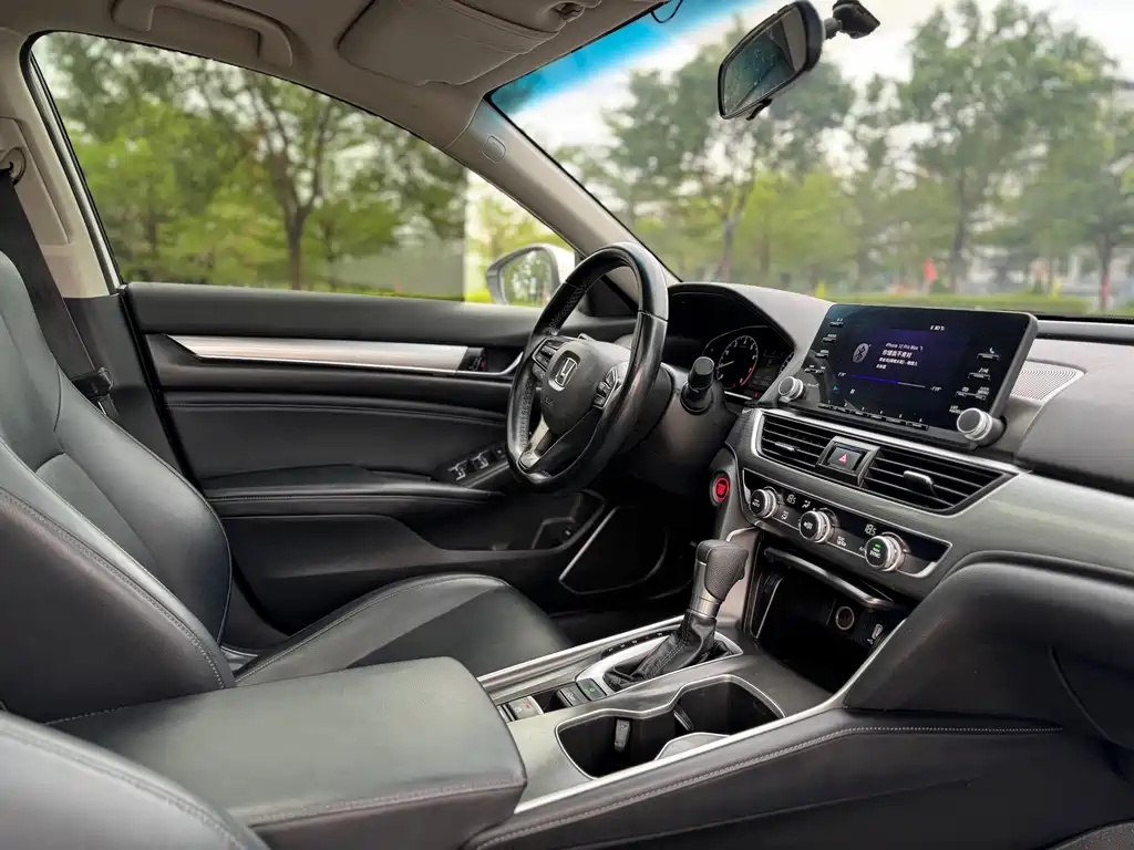 Honda Accord 2019 — фото 13