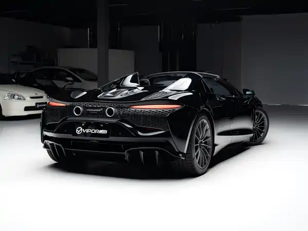 McLaren Artura 2026