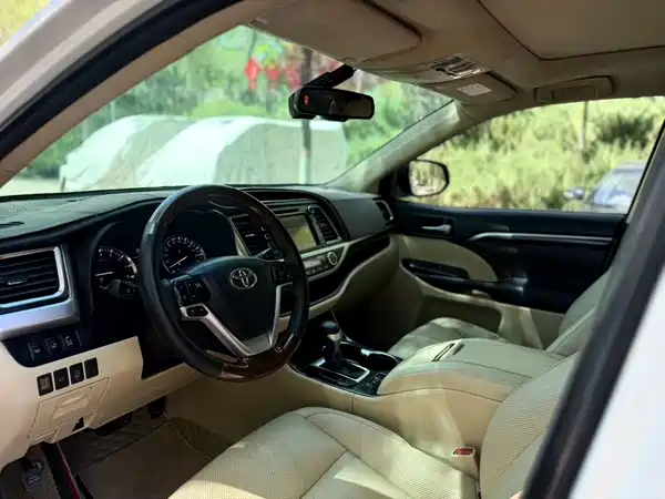 Toyota Highlander 2016