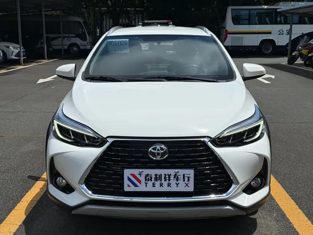 Toyota Yaris L 2022