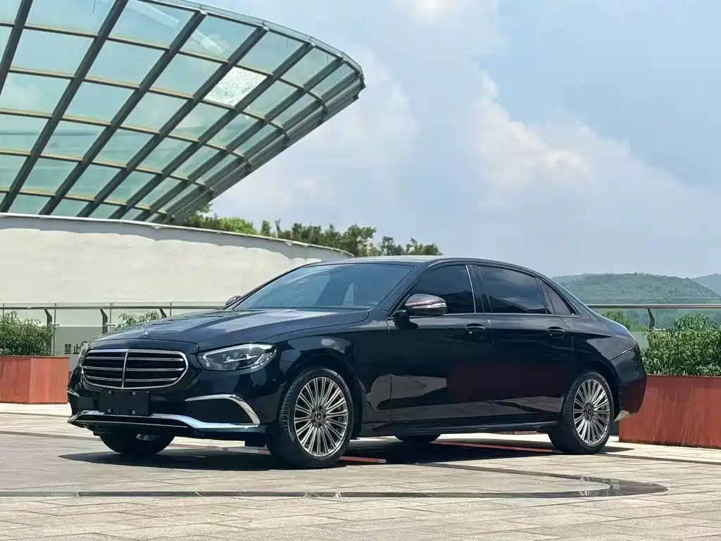 Mercedes-Benz E-Class 2022 — фото 3