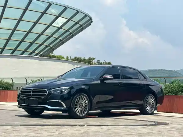 Mercedes-Benz E-Class 2022