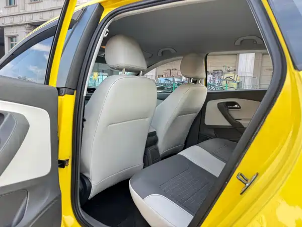 Volkswagen Polo 2015