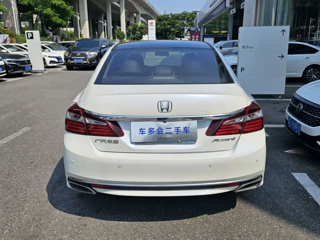 Honda Accord 2018 — фото 14