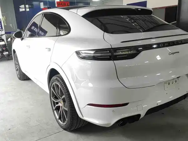 Porsche Cayenne 2021