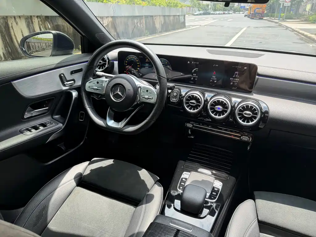 Mercedes-Benz A-Class 2019 — фото 25