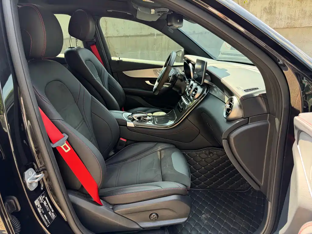 Mercedes-Benz GLC AMG 2019 — фото 13
