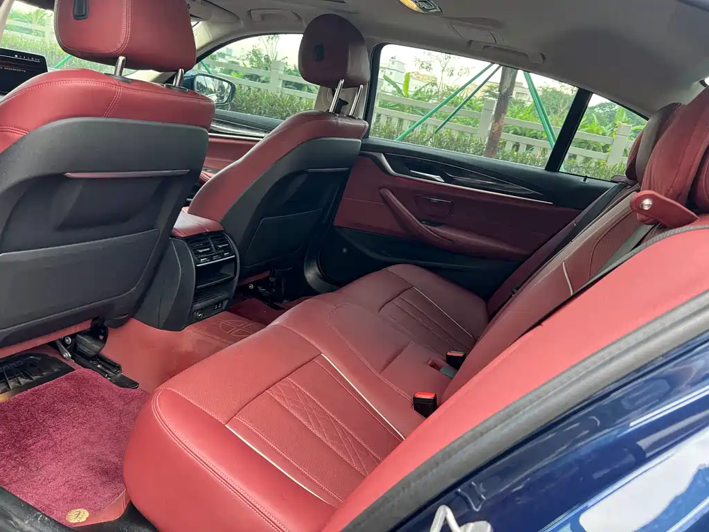 BMW 5 Series 2021 — фото 13