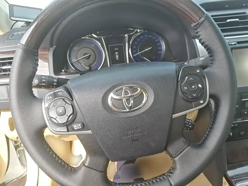 Toyota Camry 2017 — фото 11