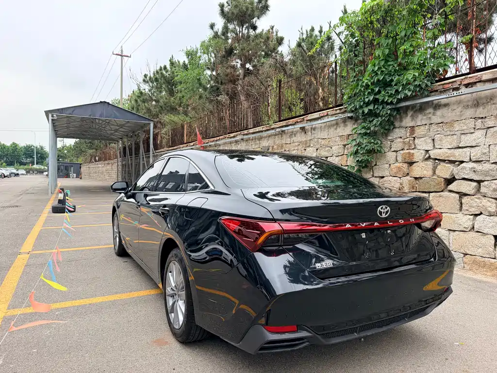 Toyota Avalon 2025