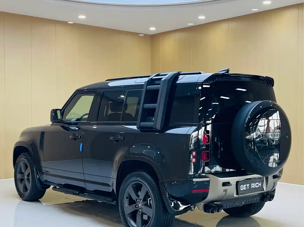 Land Rover Defender 2025