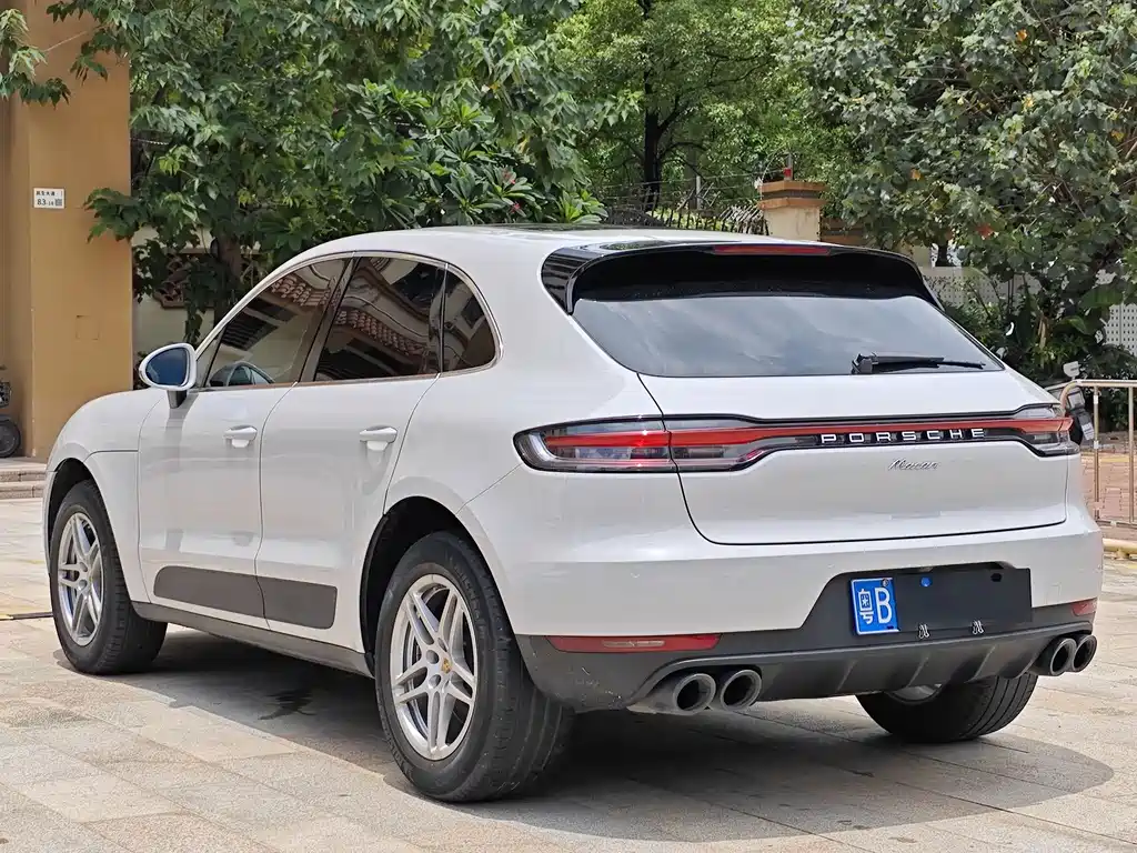 Porsche Macan 2021