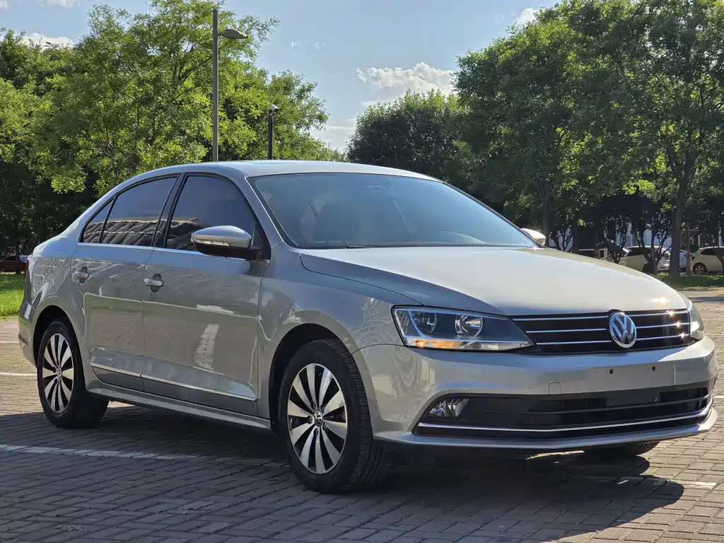 Volkswagen Sagitar 2017