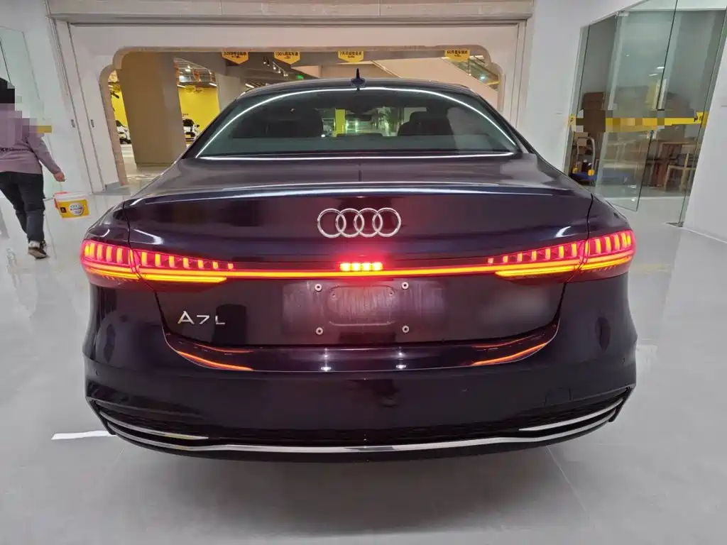 Audi A7L 2023 — фото 22