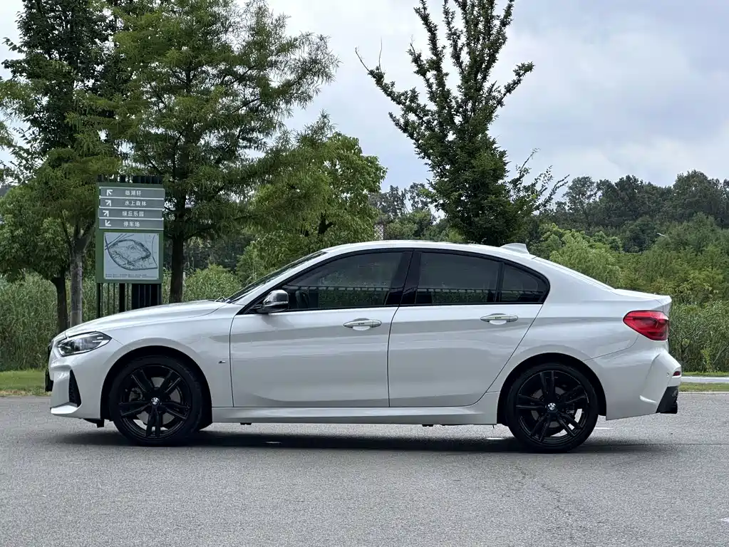 BMW 1 Series 2020 — фото 17