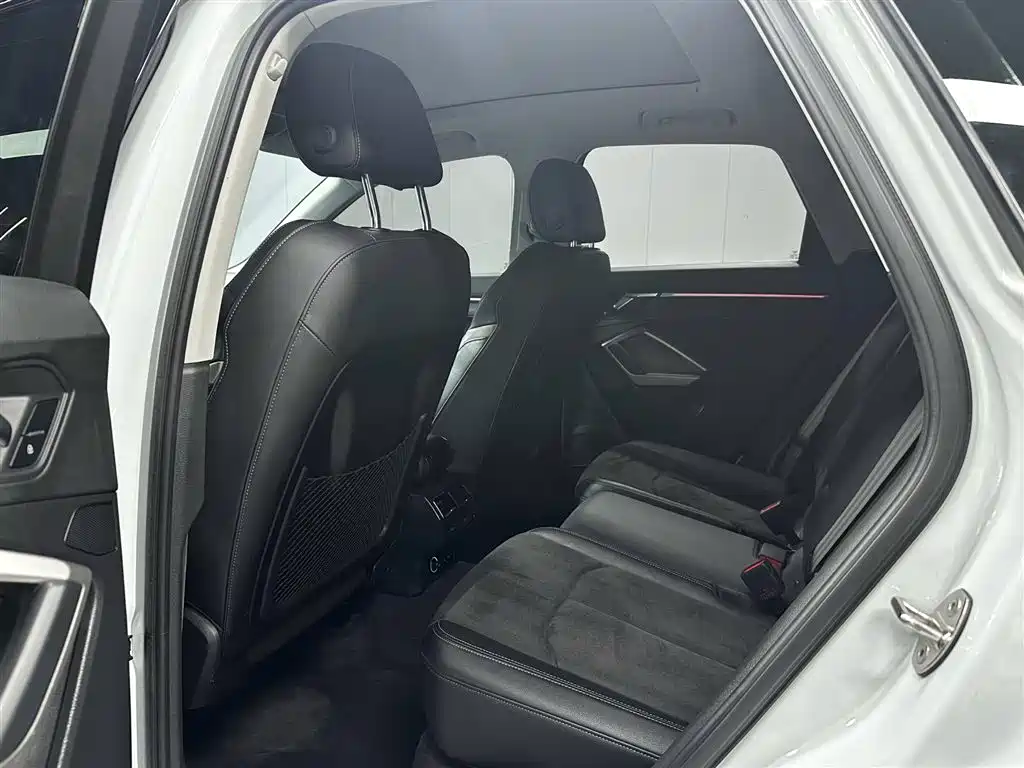 Audi Q3 2023 — фото 16