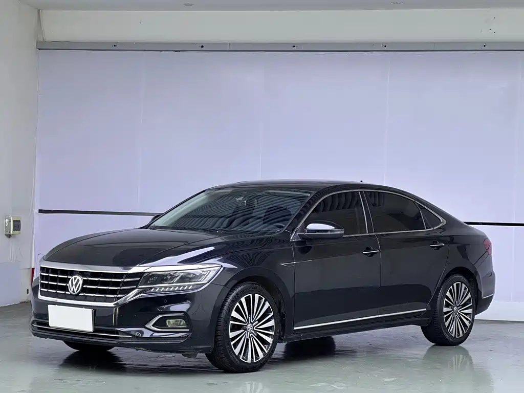 Volkswagen Passat 2020 — фото 1