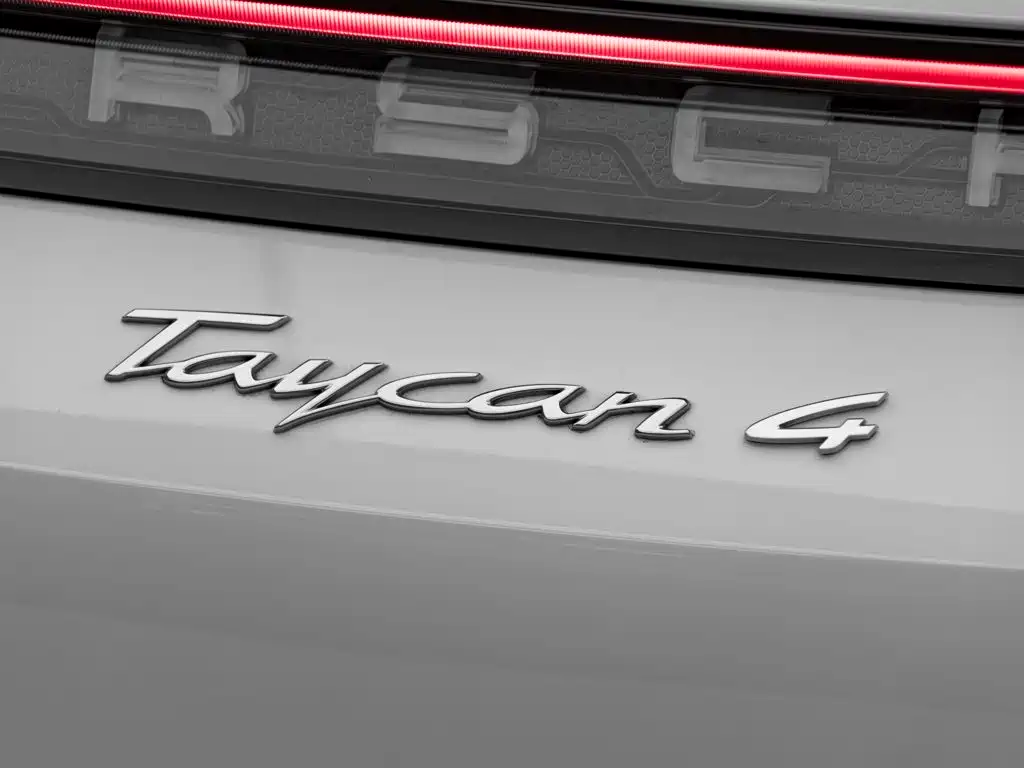 Porsche Taycan 2021 — фото 17