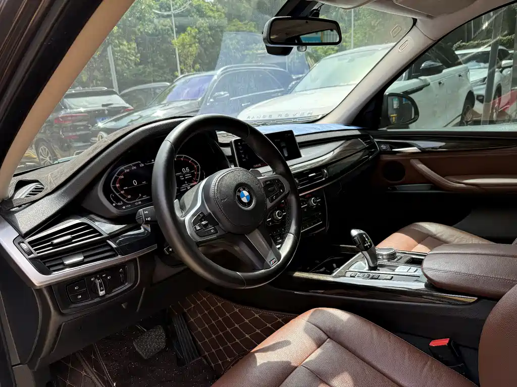BMW X5 2018 — фото 11