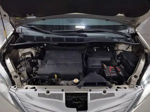 Toyota Sienna 2015