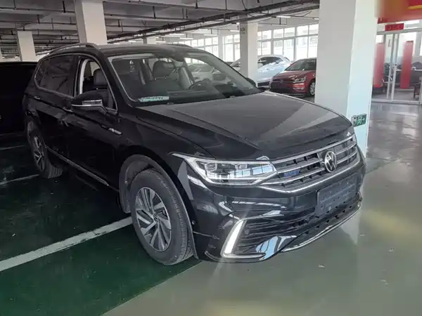 Volkswagen Tiguan L Plug-In Hybrid 2023