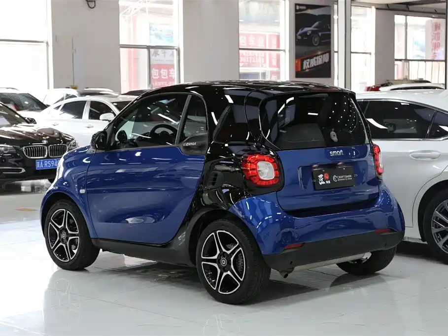 smart fortwo 2016 — фото 19