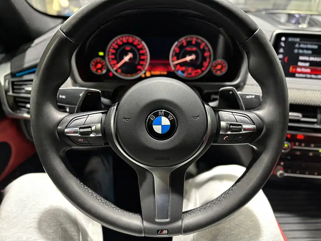 BMW X6 2018 — фото 21