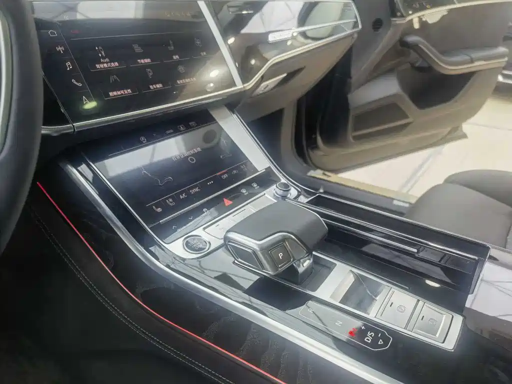 Audi A8 — фото 8