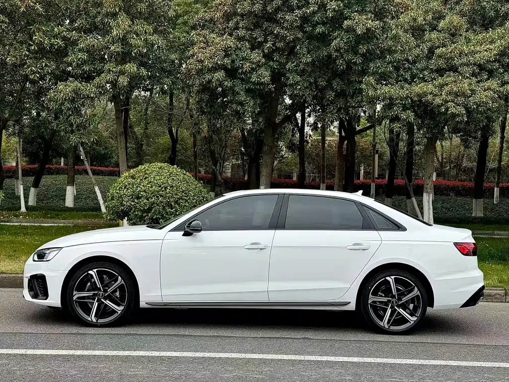 Audi A4L 2025