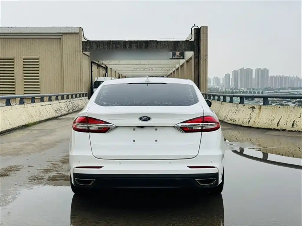 Ford Mondeo 2021 — фото 15