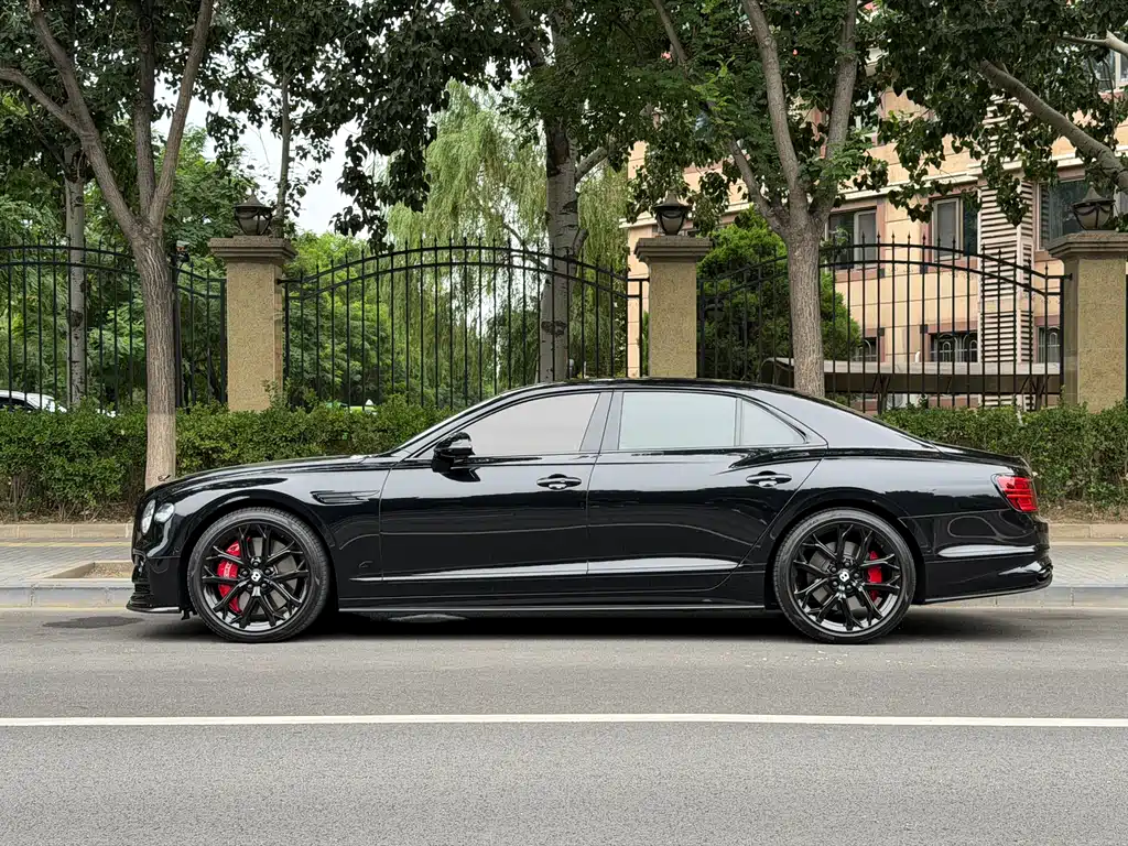 Bentley Flying Spur 2024