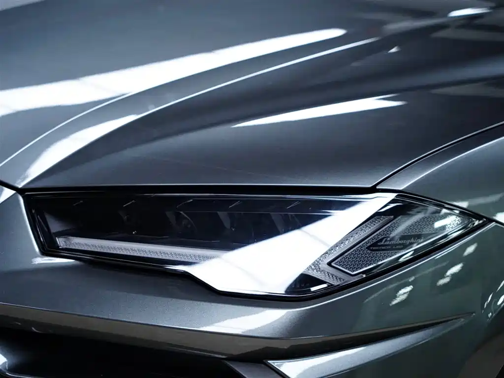 Lamborghini Urus 2019 — фото 19