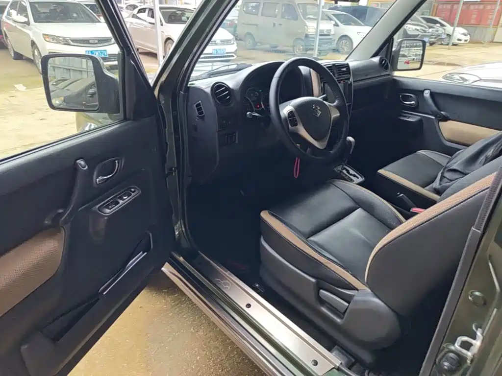 Suzuki Jimny 2017 — фото 16